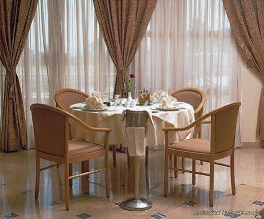 Hotel Du Parc Tunis Nhà hàng bức ảnh